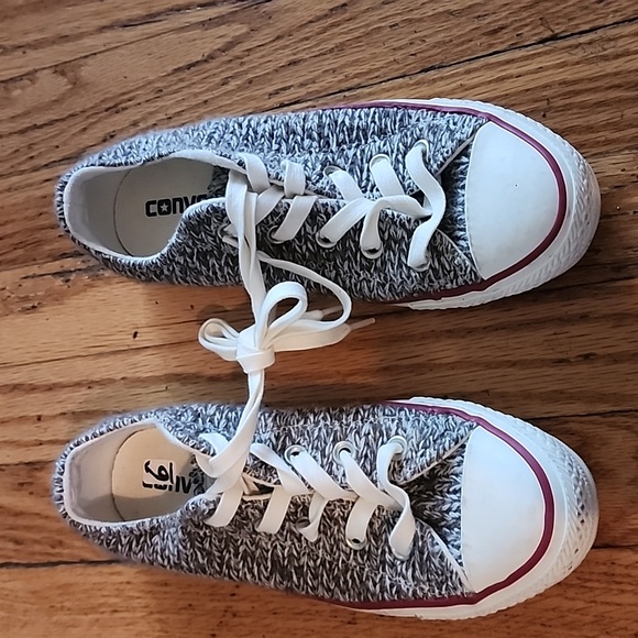 Converse sneakers. - Picture 4 of 6